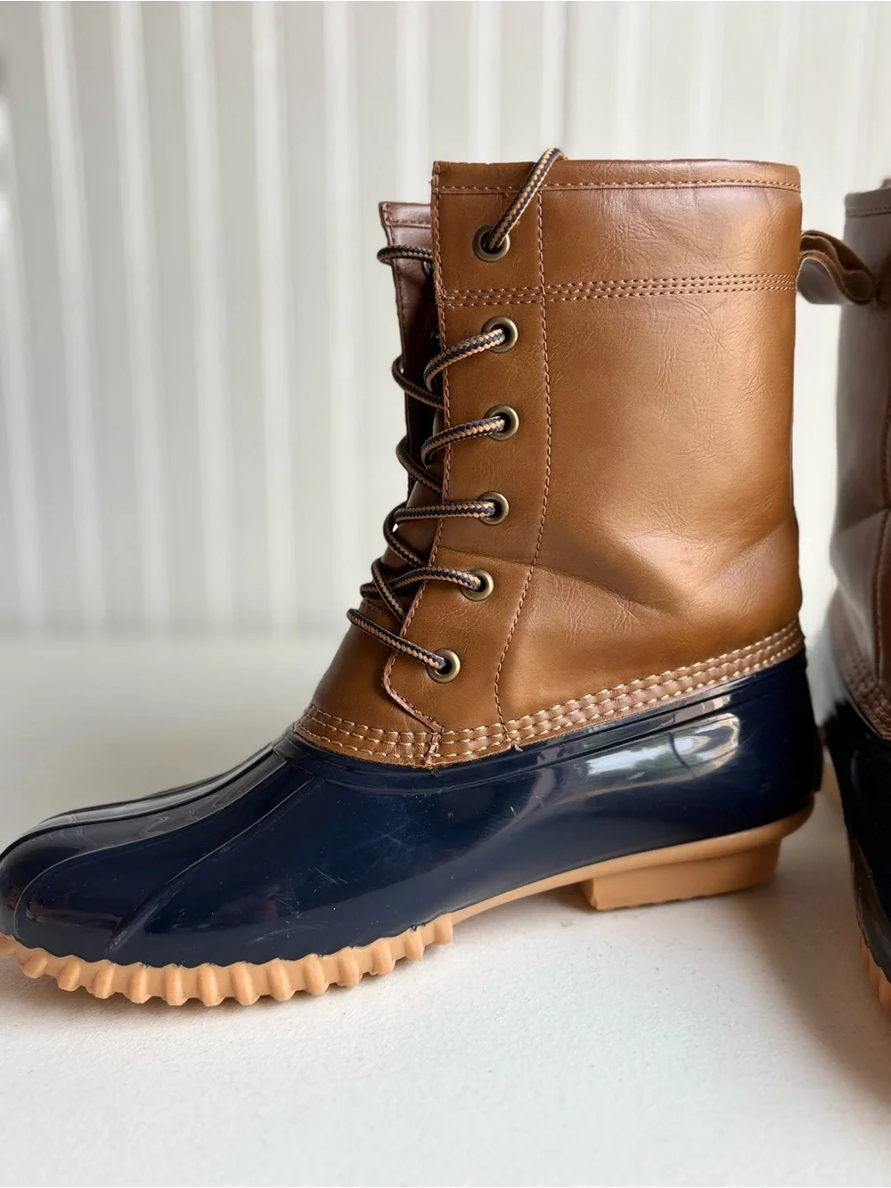 The original Sporto duck boot navy blue women’s size 9 plaid flannel lining
